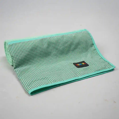 Skatrs Cuddle Microfiber Towel for Dogs and Cats (Green)
