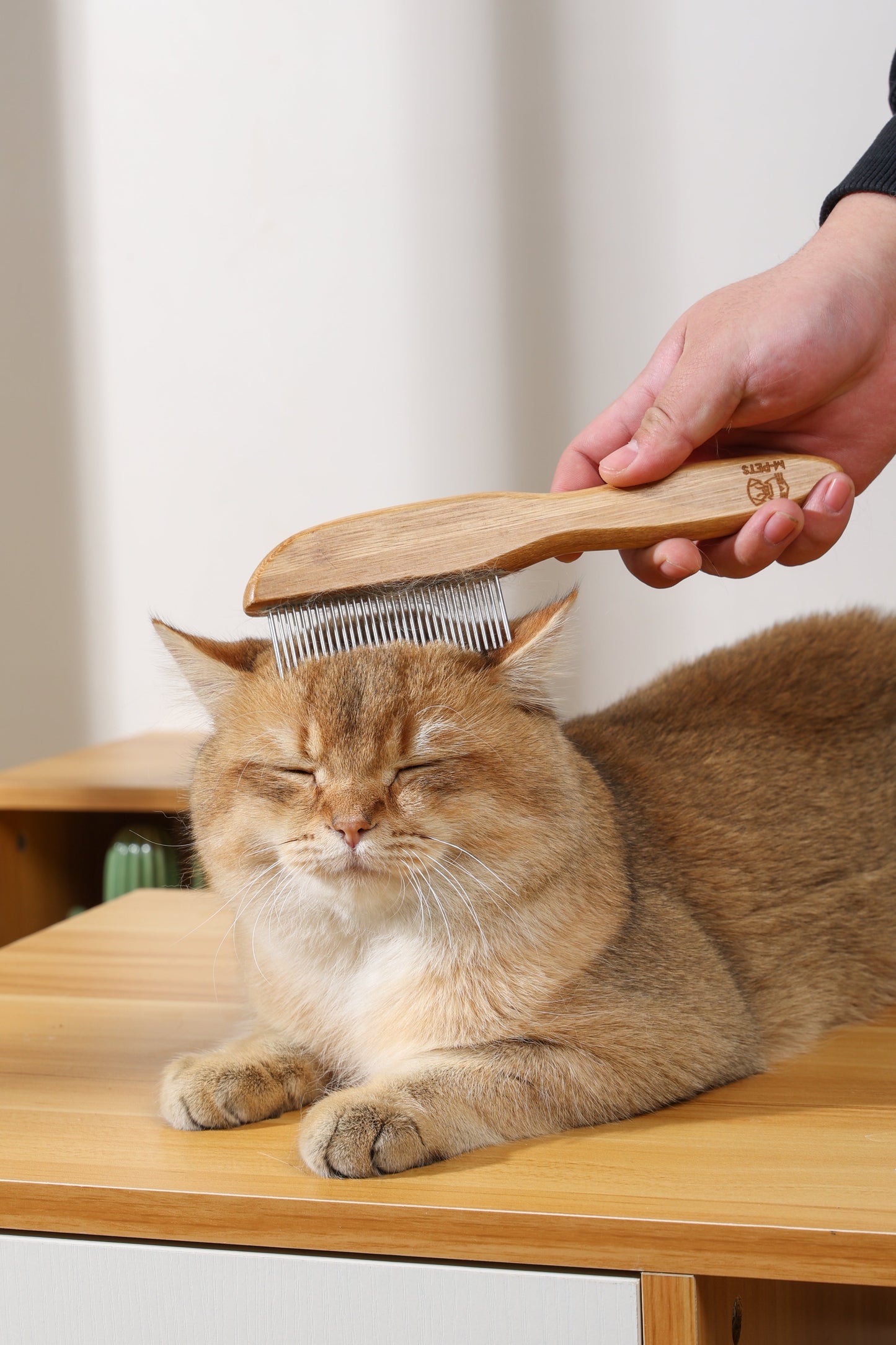 M PETS Bamboo Regular Comb With Rotating Teeth for Dogs and Cats (Brown)
